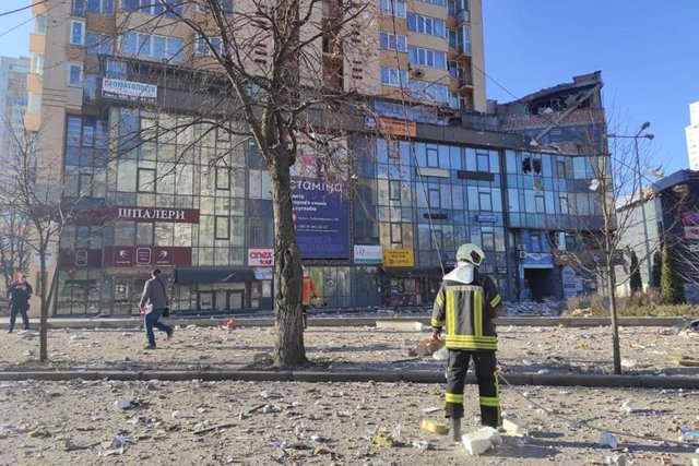 Daños en Kiev, la capital de Ucrania, durante la invasión de Rusia. 