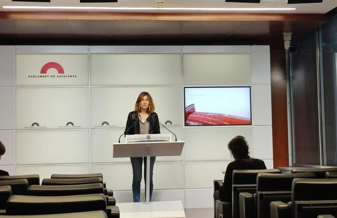 La líder dels comuns al Parlament, Jéssica Albiach, en la roda de premsa