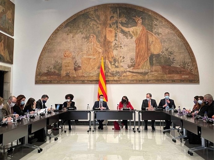 Reunión del Comit per a l'Acollida de les Persones Refugiades (CAPR) con el presidente Pere Aragons