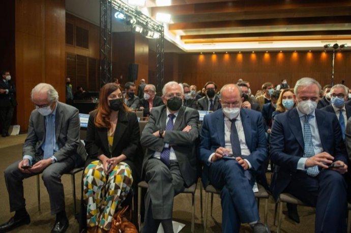 La presidenta del PP de Cantabria, María José Sáenz de Buruaga, en la Junta Directiva Nacional del PP