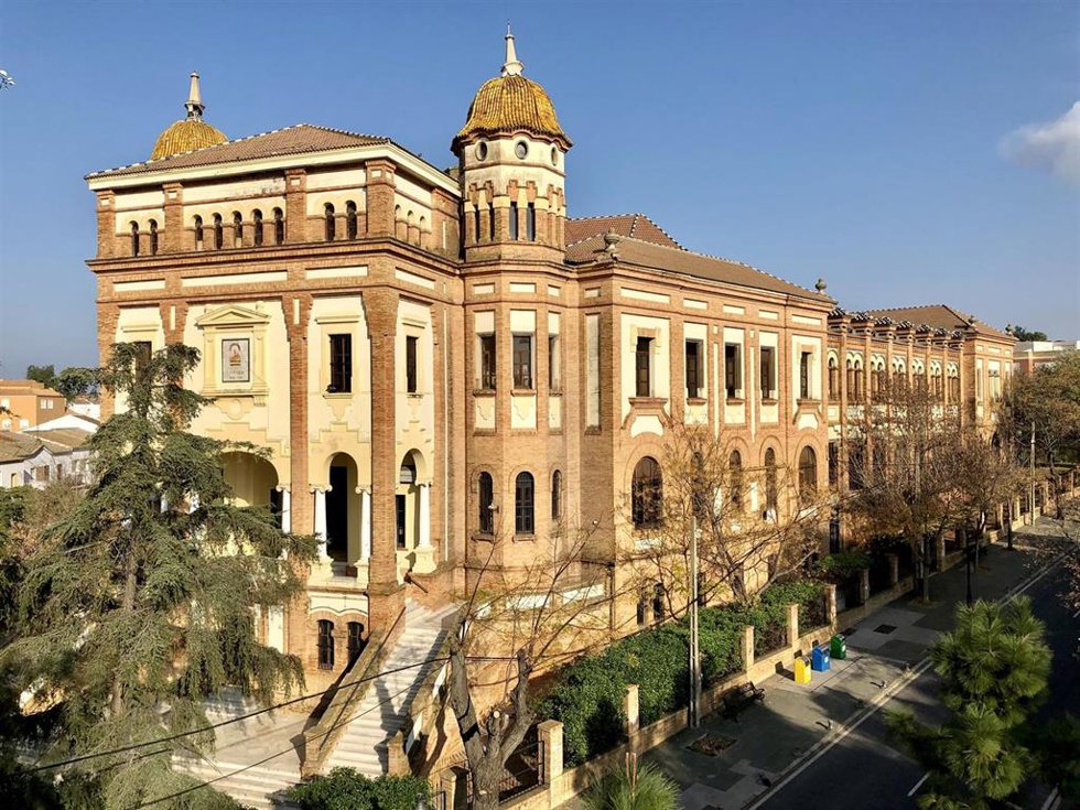 Fachada del centro educativo onubense.