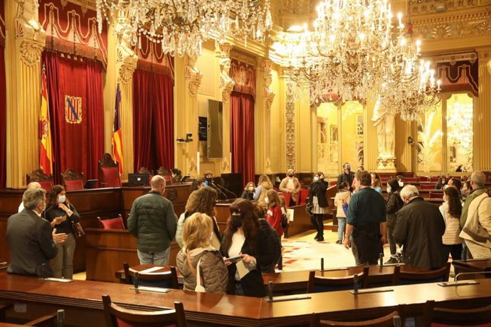 Jornada de puertas abiertas en el Parlament balear