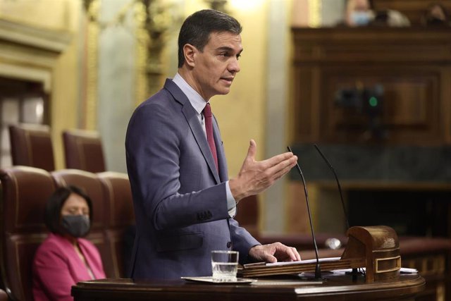 El presidente del Gobierno, Pedro Sánchez, comparece en una sesión plenaria, en el Congreso de los Diputados, a 2 de marzo de 2022, en Madrid (España). Durante el pleno el presidente del Gobierno ha anunciado que España va a entregar material militar ofen