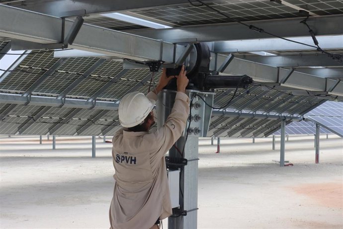 La planta de Cheste (Valencia) de la compañía PVH de seguidores solares aumentará la plantilla ante el aumento de demanda