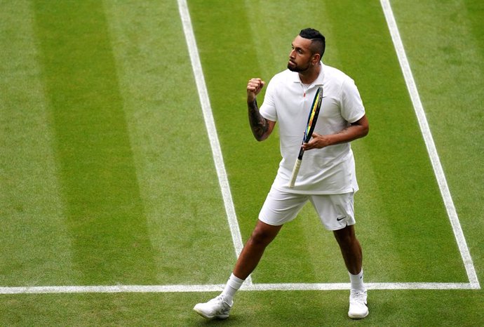 Archivo - 30 June 2021, United Kingdom, London: Australian tennis player Nick Kyrgios in action against France's Ugo Humbert during their men's singles first round match on day three of the 2021 Wimbledon Tennis Championships at The All England Lawn Ten