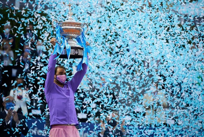 El tenista español Rafa Nadal celebra su título en el Barcelona Open Banc Sabadell 2021