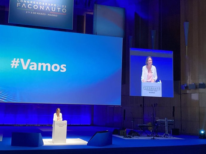 Reyes Maroto, ministra de Industria, Comercio y Turismo, en el Congreso de Faconauto.
