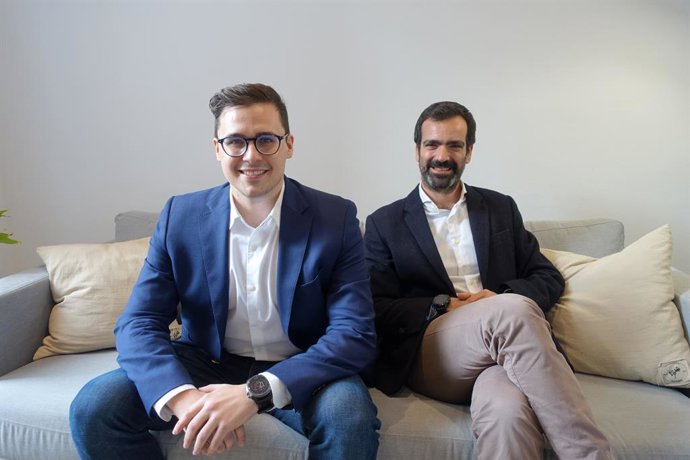 El director de operaciones de Dozen Investments, Joaquim López, y el consejero delegado, Ramón Saltor.