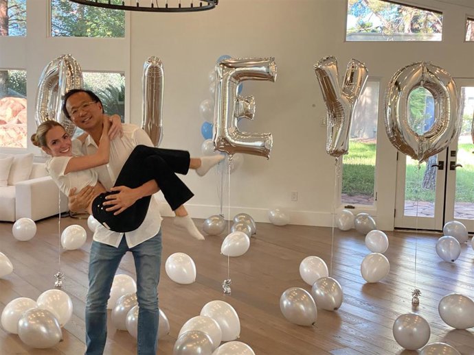 El fundador de Seeking, Brandon Wade, conoció a su actual pareja, Dana,  gracias a la aplicación y esta primavera se convertirán en marido y mujer