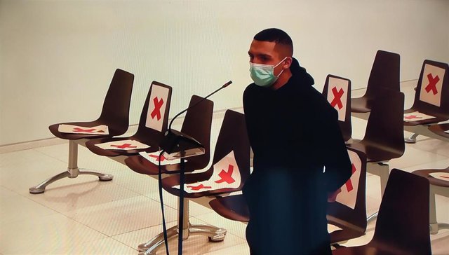 El rapero Morad declara en el juicio por presunto intento de robo y amenazas, en Barcelona el 9 de febrero de 2022.