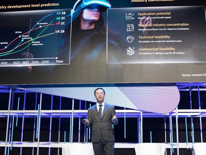 Philip Song delivering a keynote speech