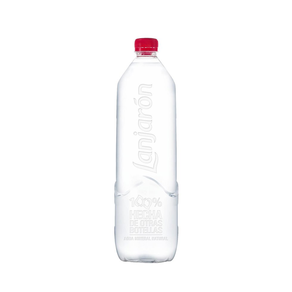 Nueva botella totalmente reciclable de Lanjarón.