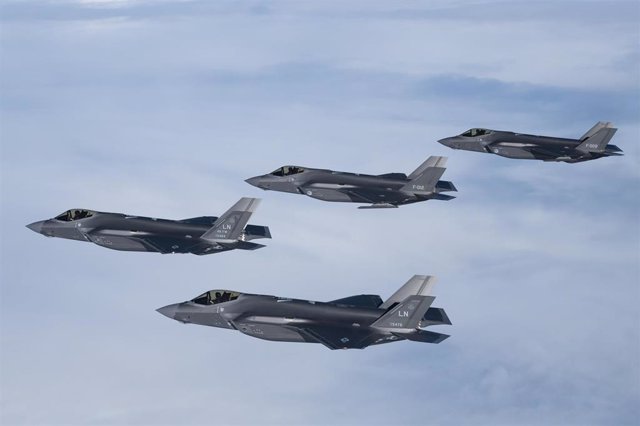 Maniobras de cazas estadounidenses y holandeses dentro de la OTAN