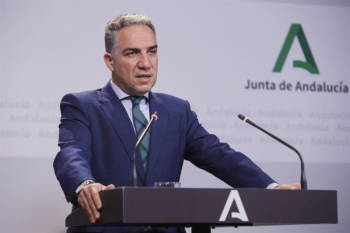 El consejero de Presidencia, Elías Bendodo, durante la rueda de prensa tras el Consejo de Gobierno Andaluz en el Palacio de San Telmo, a 2 de marzo de 2022 en Sevilla (Andalucía, España)