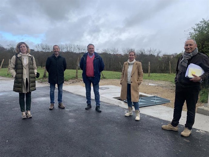 Visita a obras de saneamiento en Siero