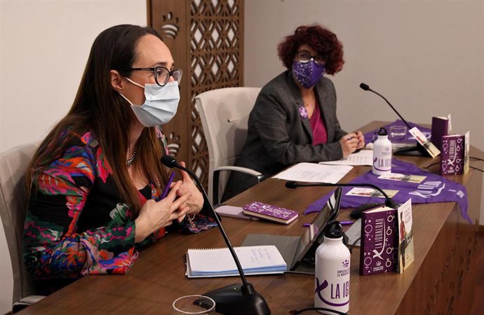 Presentación del programa 'Marzo Violeta' de la Diputación de Badajoz