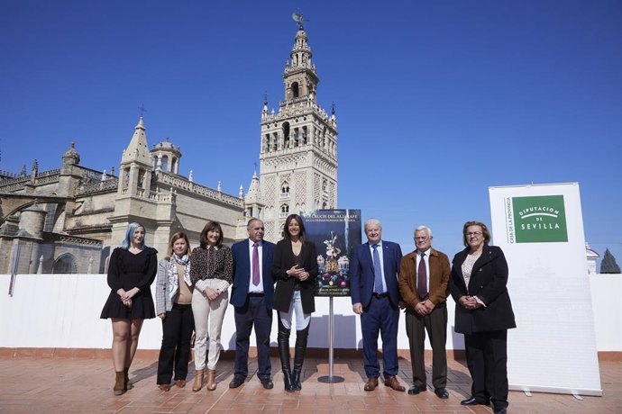 Presentación del Viacrucis del Aljarafe en la Casa de la Provincia en un acto al que ha asistido la delegada de Turismo de la Junta en Sevilla, Rosa Hernández.
