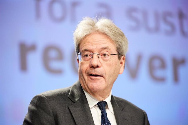 Archivo - FILED - 22 December 2021, Belgium, Brussels: European Commissioner for the Economy Paolo Gentiloni holds a press conference at EU headquarters in Brussels. Photo: Claudio Centonze/European Commission/dpa - ATTENTION: editorial use only and only 