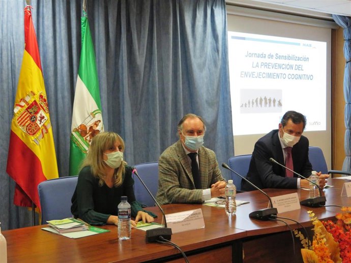 El delegado territorial de Empleo, Formación, Trabajo Autónomo, Transformación Económica, Industria, Conocimiento y Universidades, Antonio Augustín, ha participado en una jornada técnica sobre el envejecimiento cognitivo.