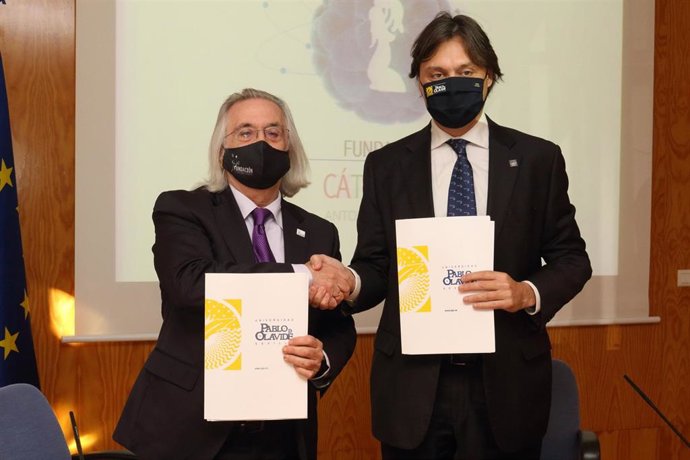 El rector y el presidente de la fundación