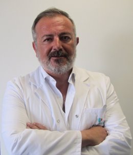 El doctor Joaquín Alacio Casero, Jefe de Servicio de ORL del complejo hospitalario Ruber Juan Bravo.