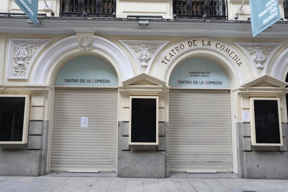 Archivo - Entrada al Teatro de la Comedia
