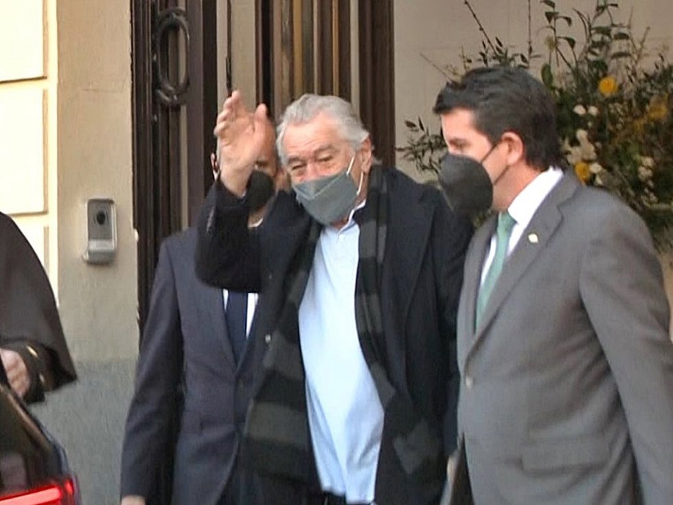 ROBERT DE NIRO