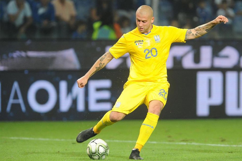 Archivo - Yaroslav Rakitskiy, en un partido con la selección de Ucrania