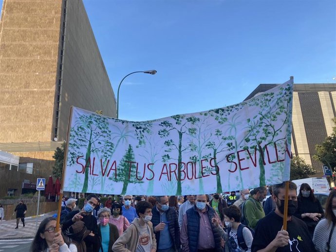 Manifestación de Salva tus Árboles