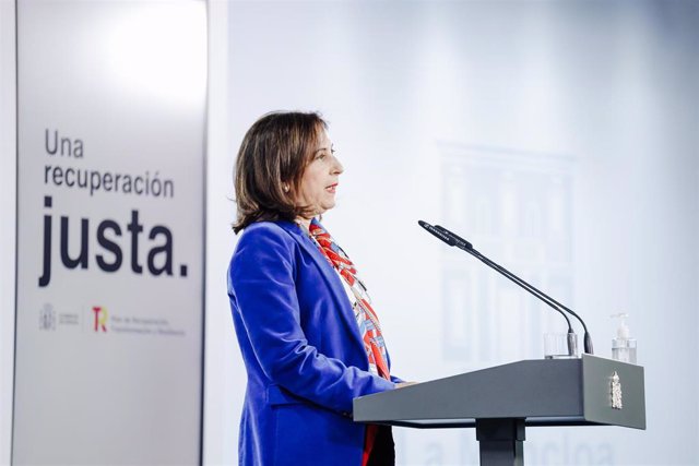 La ministra de Defensa, Margarita Robles, comparece para hacer una valoración de la reunión telemática entre jefes de Estado y de Gobierno de la Organización del Tratado del Atlántico Norte (OTAN), en el Palacio de La Moncloa, a 25 de febrero de 2022