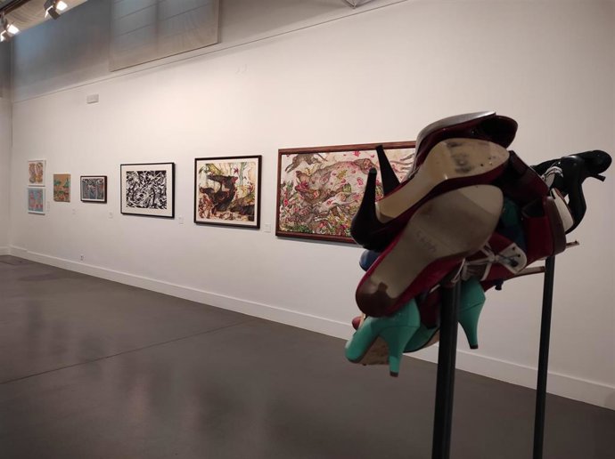 La Sala Amós Salvador acoge la exposición 'He aprendido que tienes que rezar por lo que no conoces' con obras de la colección 'Solo' de Madrid