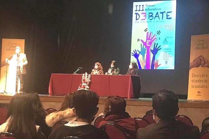 La fase provincial del III Torneo de Debate de la Junta de Andalucía se ha celebrado en el Auditorio Pepe Marchena de la localidad de Marchena, en Sevilla.