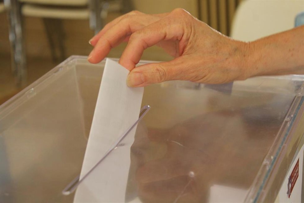 Archivo - Urna votación (ARCHIVO)