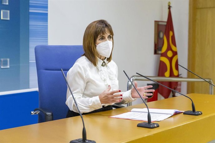 La consejera de Empleo y Políticas Sociales, Ana Belén Álvarez, informa, en rueda de prensa, de los acuerdos del Consejo de Gobierno.