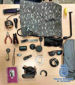 Objetos intervenidos en una operación policial