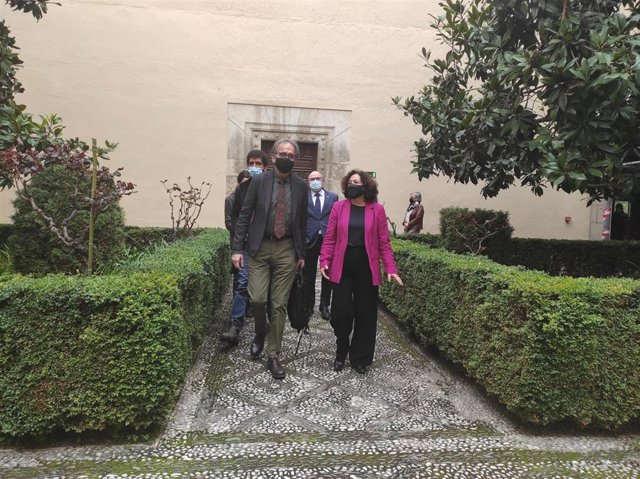 Joan Subirats y Pilar Aranda en el Rectorado de la Universidad de Granada