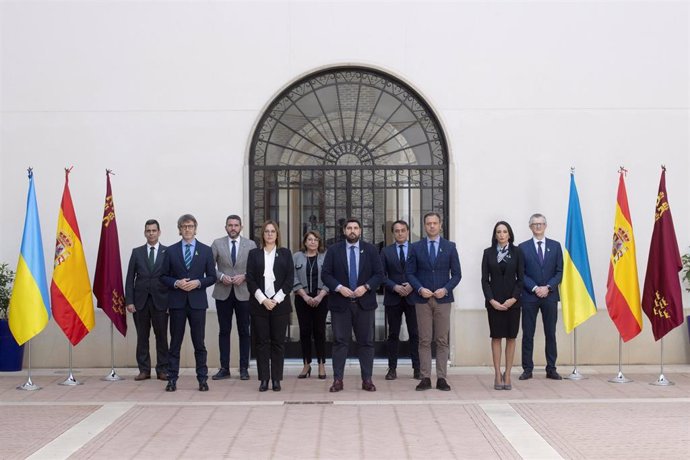 Los miembros del Consejo de Gobierno de la Región de Murcia expresan su solidaridad con el pueblo ucraniano