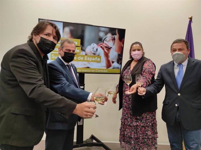 Dolores Amo en la presentación de la asamblea que la Unión de Asociaciones Españolas de Sumilleres celebrará en Córdoba.