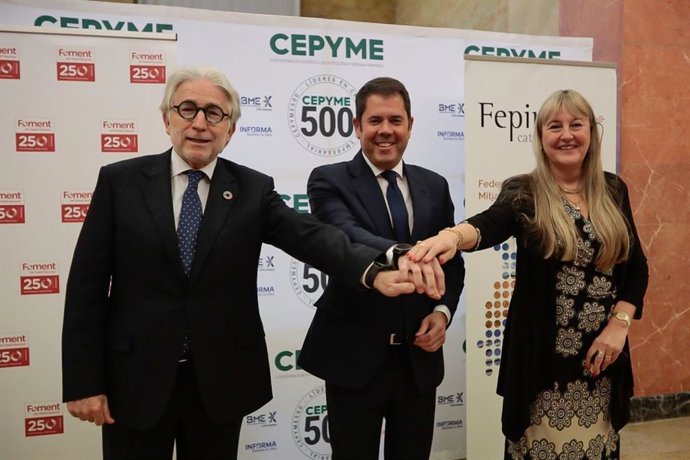 El presidente de Foment del Treball, Josep Sánchez Llibre; el presidente de Cepyme, Gerardo Cuerva, y la presidenta de Fepime, M. Helena de Felipe, este jueves