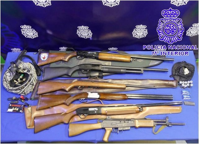 Parte de las escopetas intervenidas por la reyerta en Valladolid.