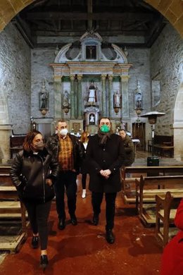 Adrián Barbón, a la derecha