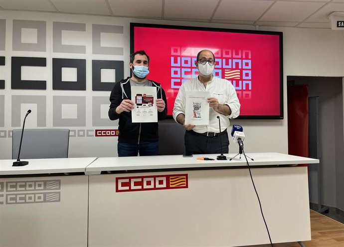 El secretario de Salud Laboral y Medioambiente de CCOOO Aragón, Luis Clarimón, y el representante de la Fundación Ibercivis, Francisco Sanz.