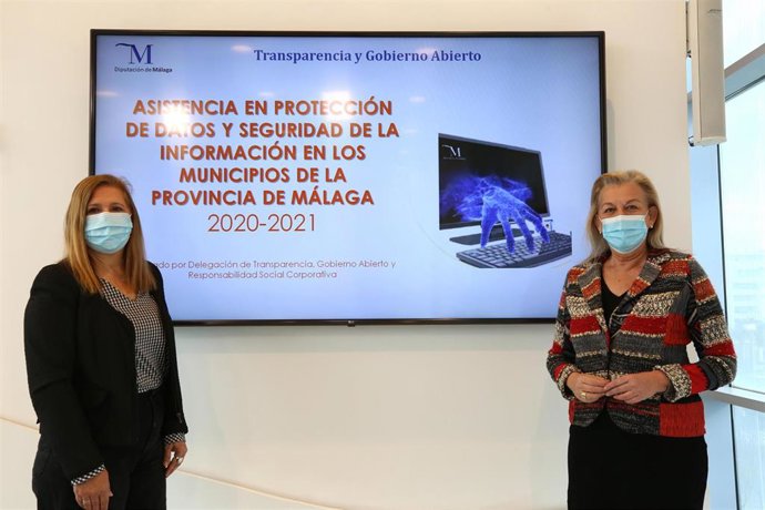 La vicepresidenta tercera de la Diputación de Málaga y responsable del Área de Transparencia, Gobierno Abierto y Responsabilidad Social Corporativa, María Francisca Caracuel, en rueda de prensa