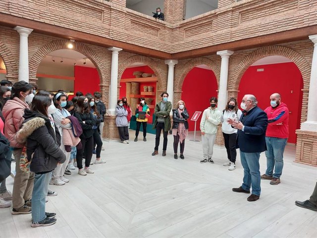Visita del alumnado del IES Fuente de la Peña