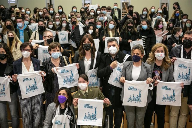 La consejera de Igualdad y portavoz del Gobierno regional, Blanca Fernández, asiste a la clausura de la V Jornada ‘Soy Mujer’ organizada por el periódico digital ‘encastillalamancha.Es’ en colaboración con la Universidad de Castilla-La Mancha.