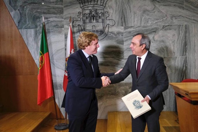 Reunión del alcalde de Badajoz, Ignacio Gragera, con el de Sines, Nuno Mascarenhas.