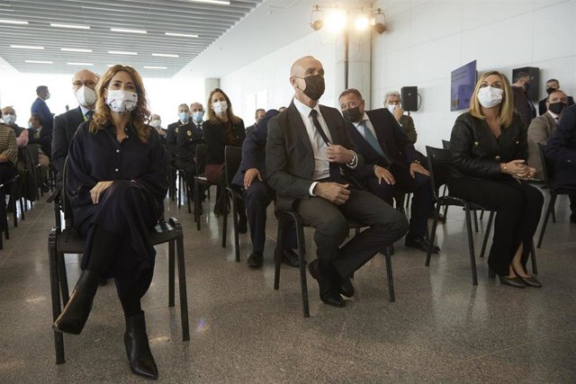 La ministra de Transportes, el alcalde y la consejera de Fomento, durante la presentación de la remodelación y ampliación del Aeropuerto de Sevilla.