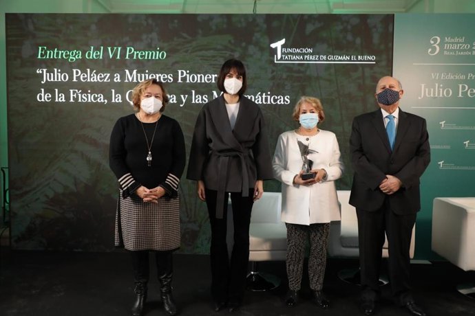 De izq a dcha: Rosa Menéndez, Diana Morant, Carmen Nájera y Teodoro Sánchez-Ávila