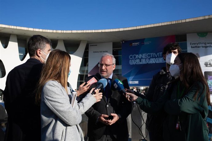 El director general de Fira de Barcelona, Constantí Serrallonga, ante la prensa tras cerrar la edición de 2022 del Mobile World Congress.