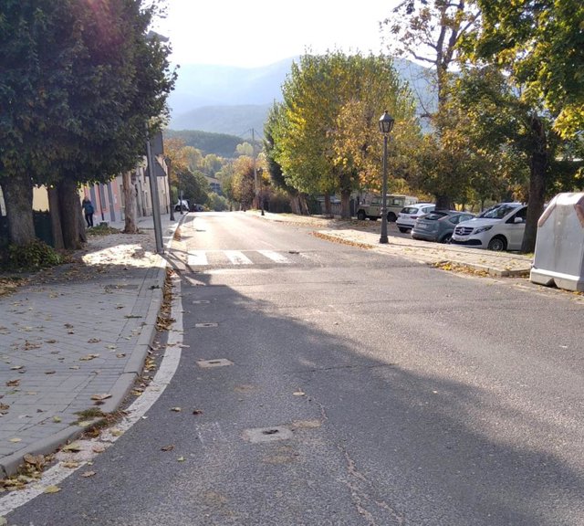 Travesía de Valsaín, en el municipio del Real Sitio de San Ildefonso, que será renovada por Mitma.